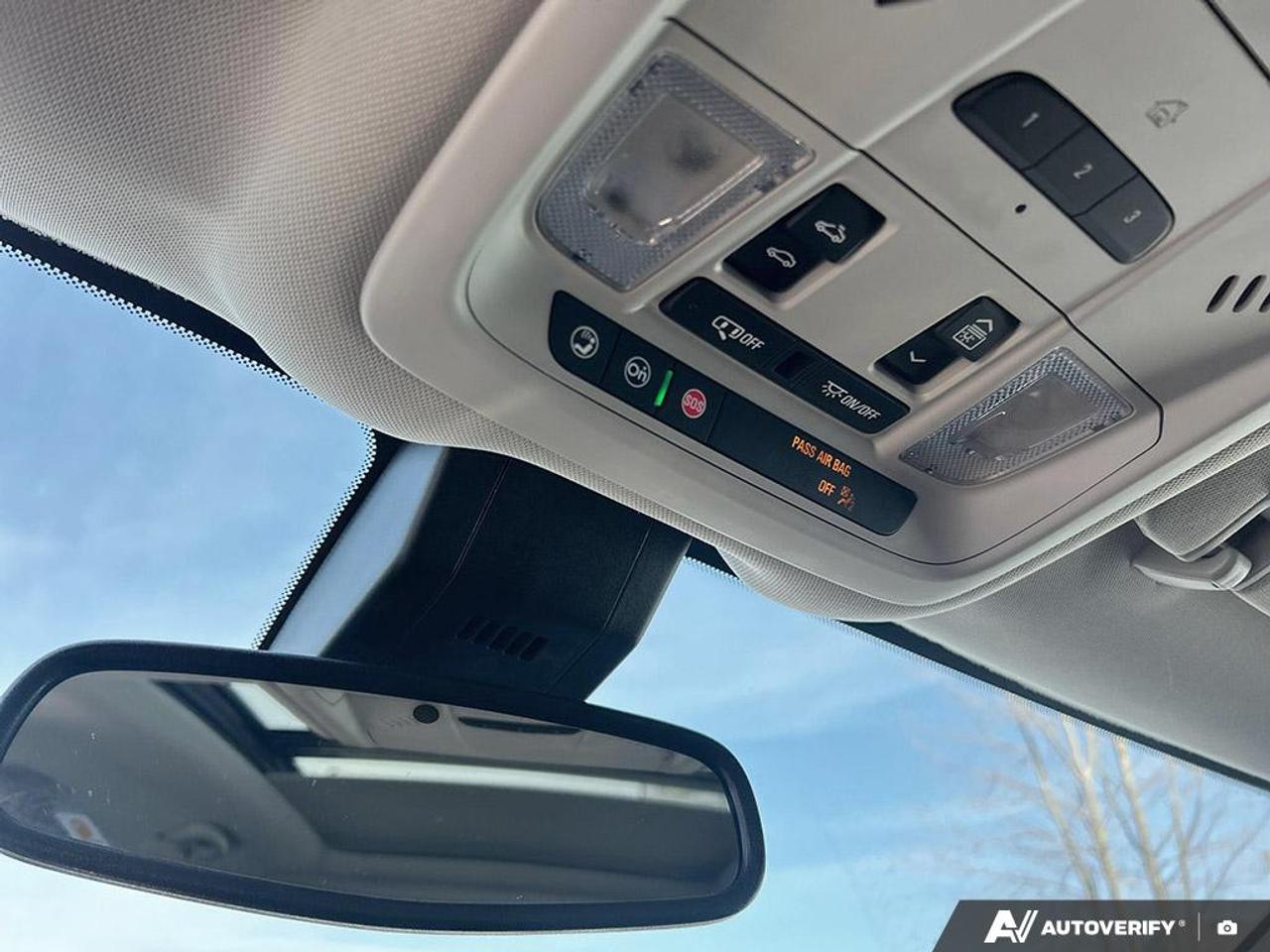 2024 GMC Terrain Denali PANORAMIC SUNROOF | HEATED & AIRCOOLED SEATS | LOW Photo