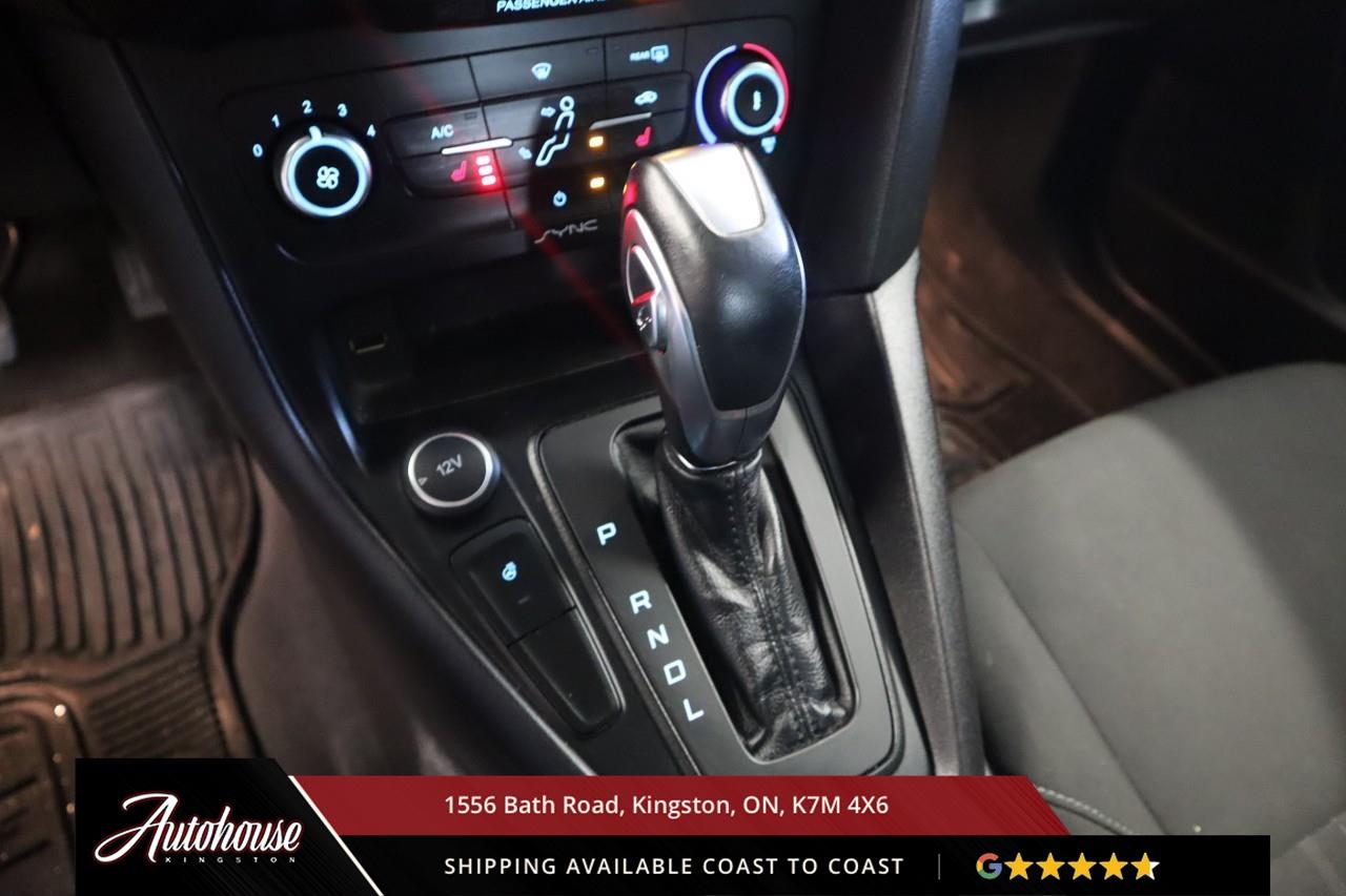 2015 Ford Focus SE ONLY 39,760 KM! Photo