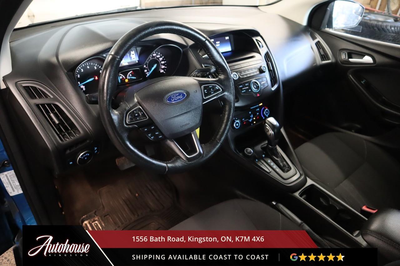2015 Ford Focus SE ONLY 39,760 KM! Photo