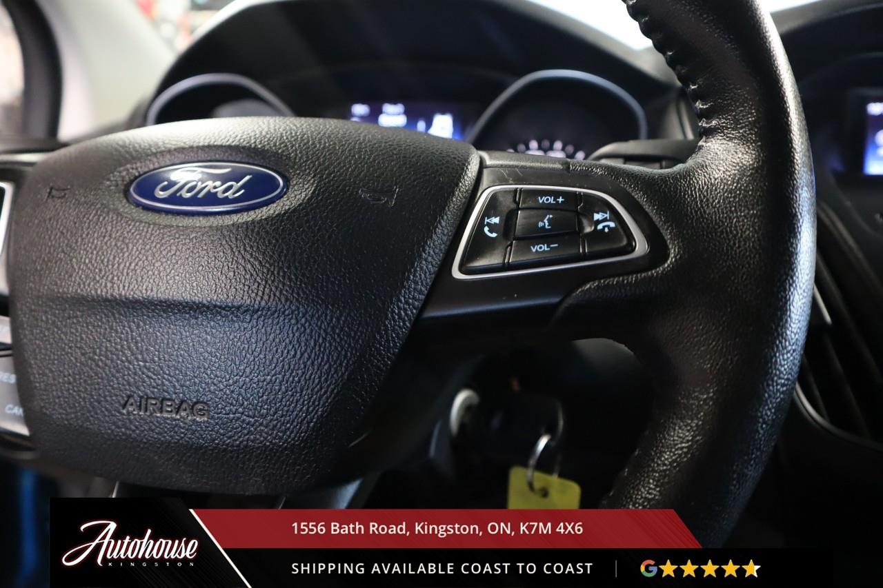 2015 Ford Focus SE ONLY 39,760 KM! Photo