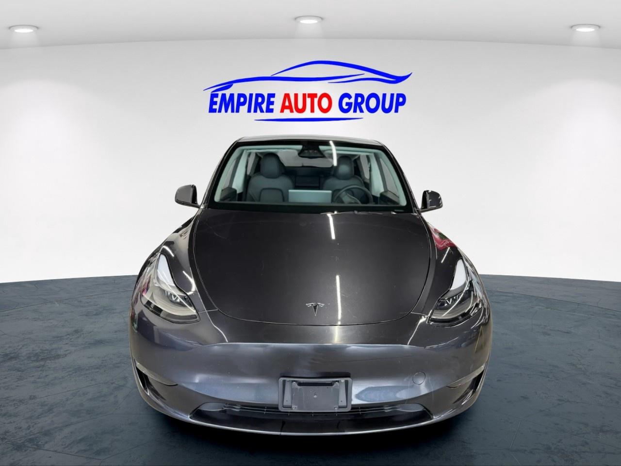 2024 Tesla Model Y PERFORMANCE Photo