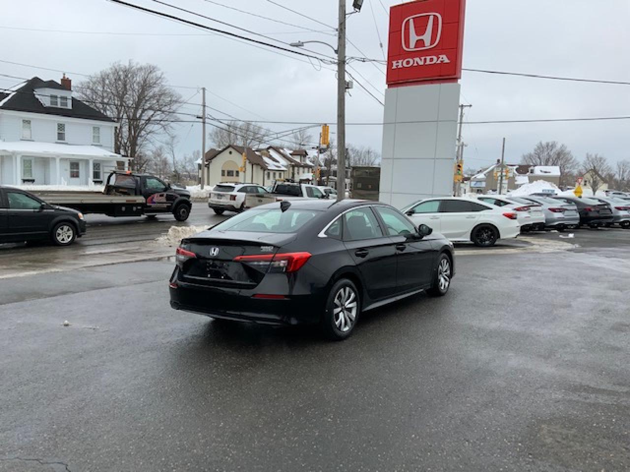 2022 Honda Civic LX Photo