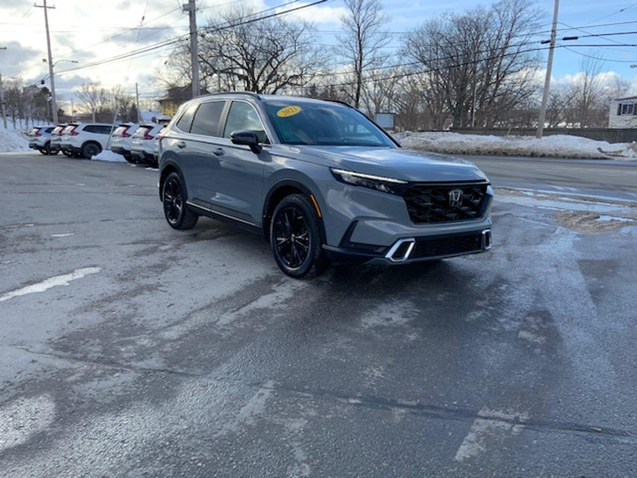2023 Honda CR-V Hybrid Touring Photo3