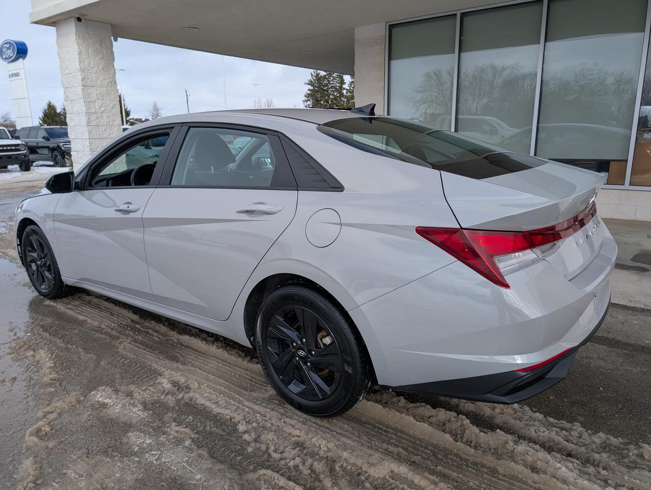 2022 Hyundai Elantra Preferred Photo