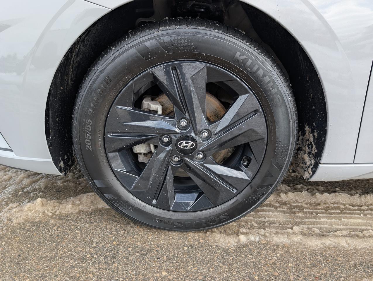 2022 Hyundai Elantra Preferred Photo