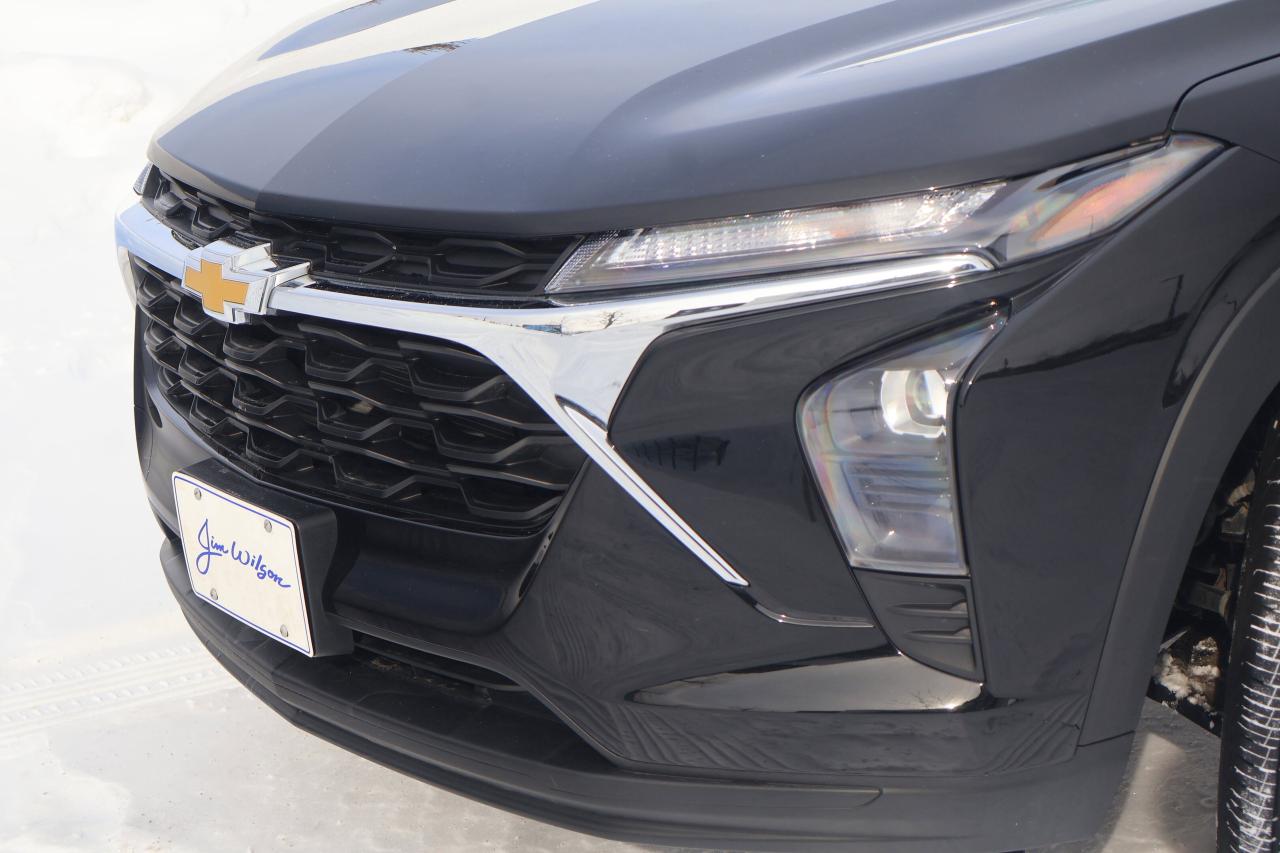 2024 Chevrolet Trax LS | | Bluetooth | Photo4