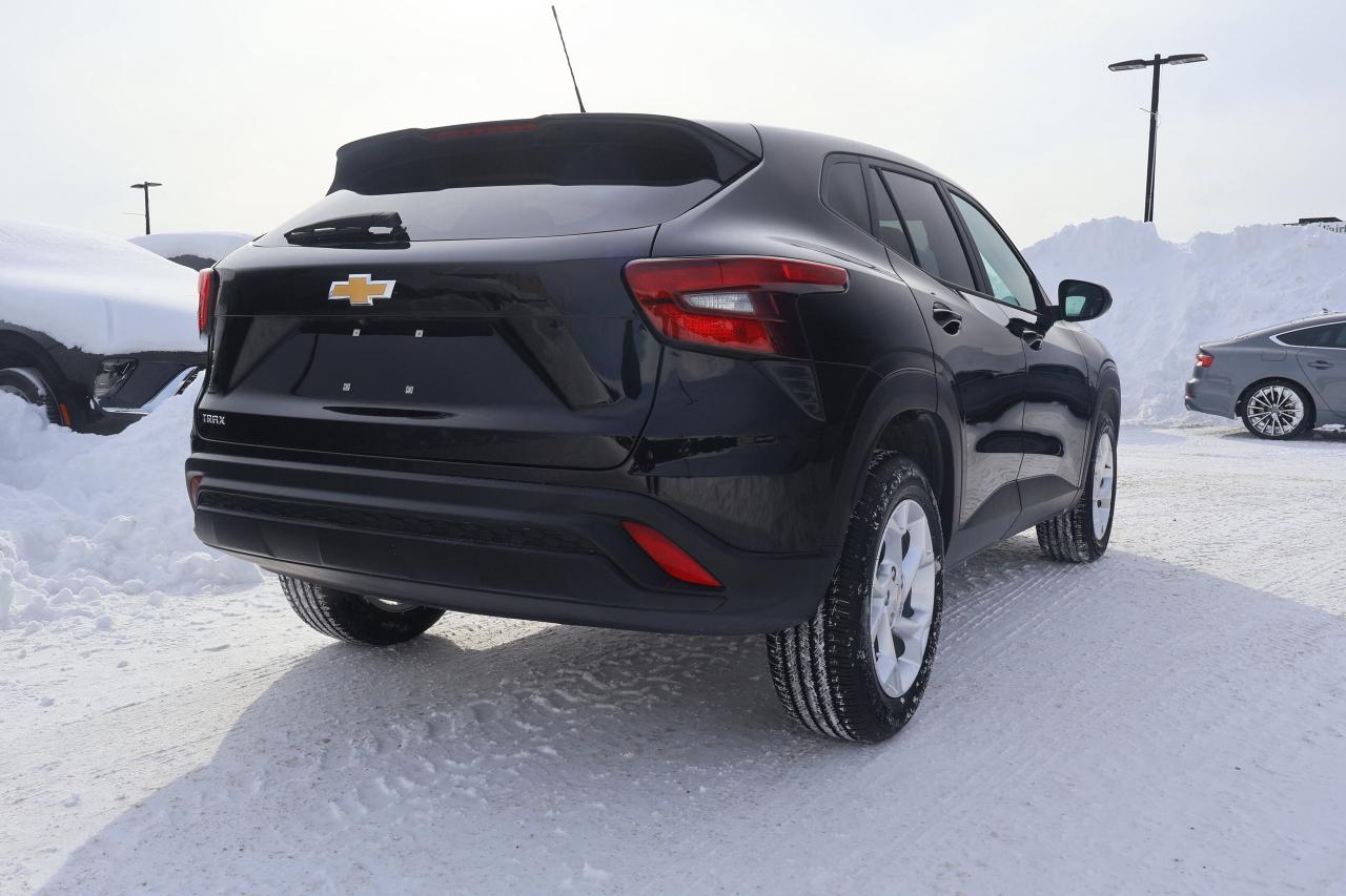 2024 Chevrolet Trax LS | | Bluetooth | Photo