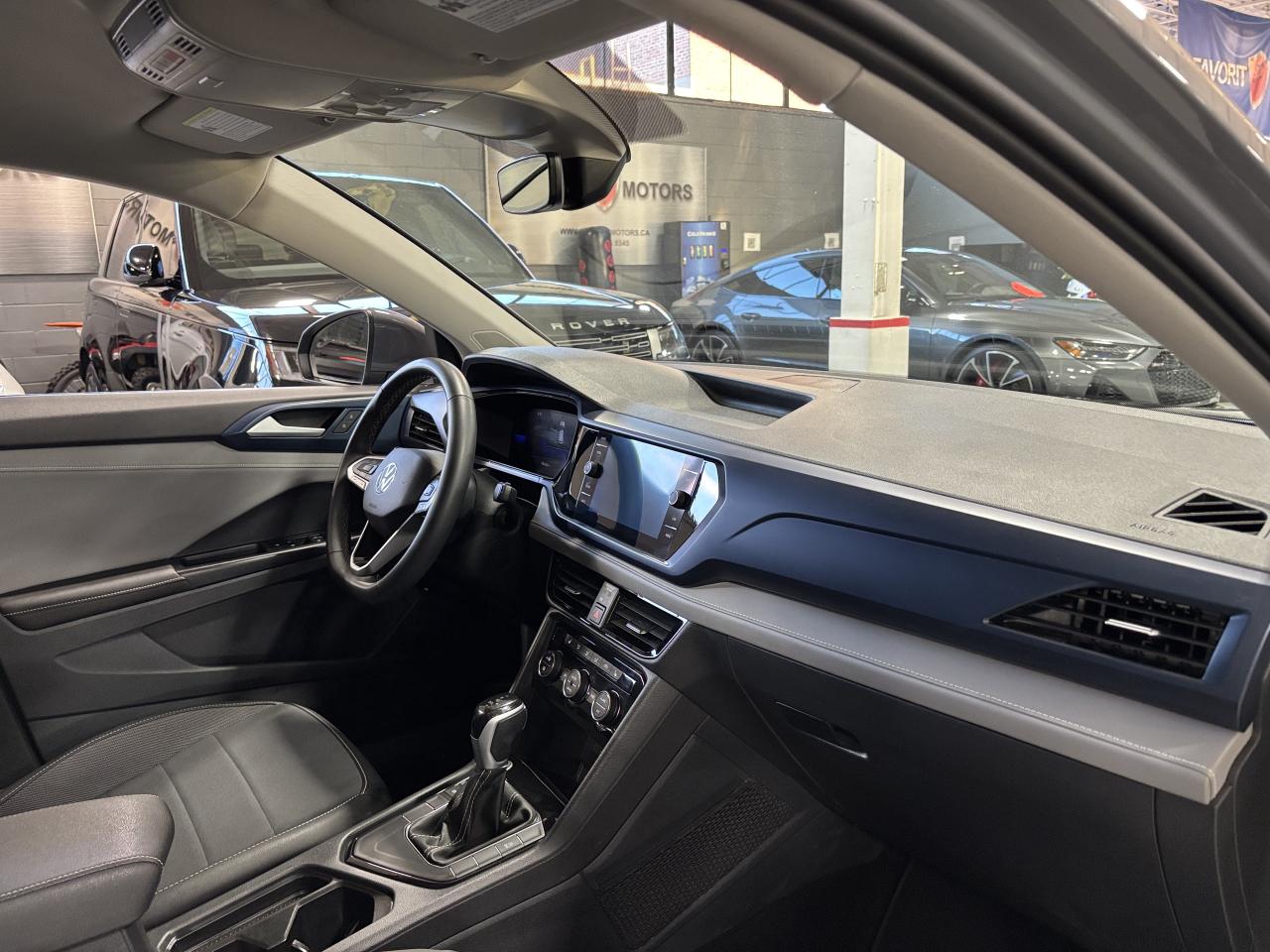 2024 Volkswagen Taos Comfortline|ALLOYS|LEATHER|SUEDE|CARPLAY|HEATSEATS Photo