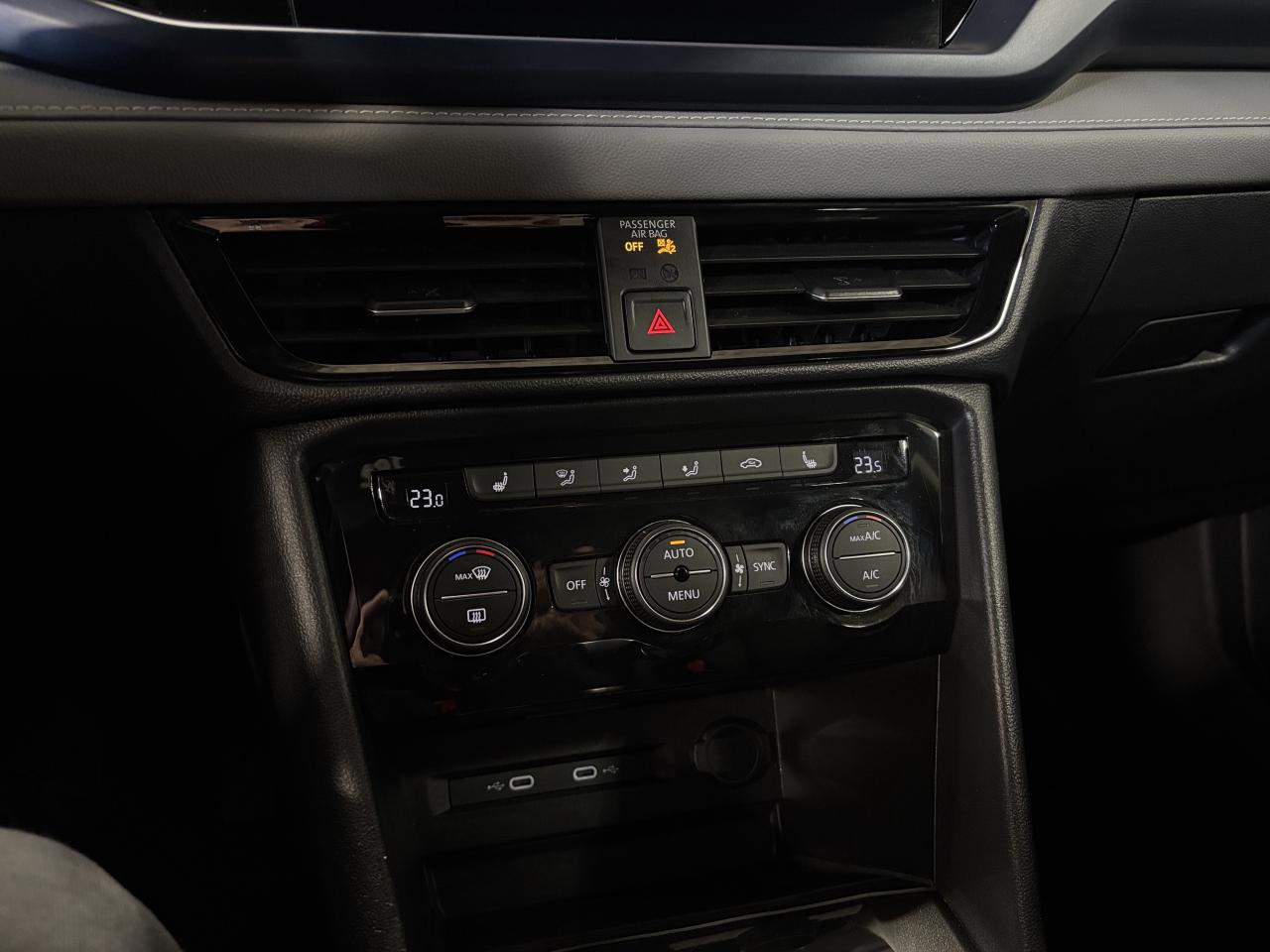 2024 Volkswagen Taos Comfortline|ALLOYS|LEATHER|SUEDE|CARPLAY|HEATSEATS Photo