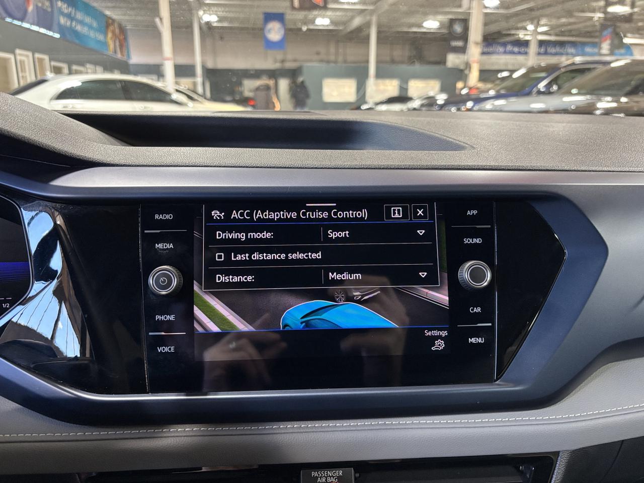 2024 Volkswagen Taos Comfortline|ALLOYS|LEATHER|SUEDE|CARPLAY|HEATSEATS Photo