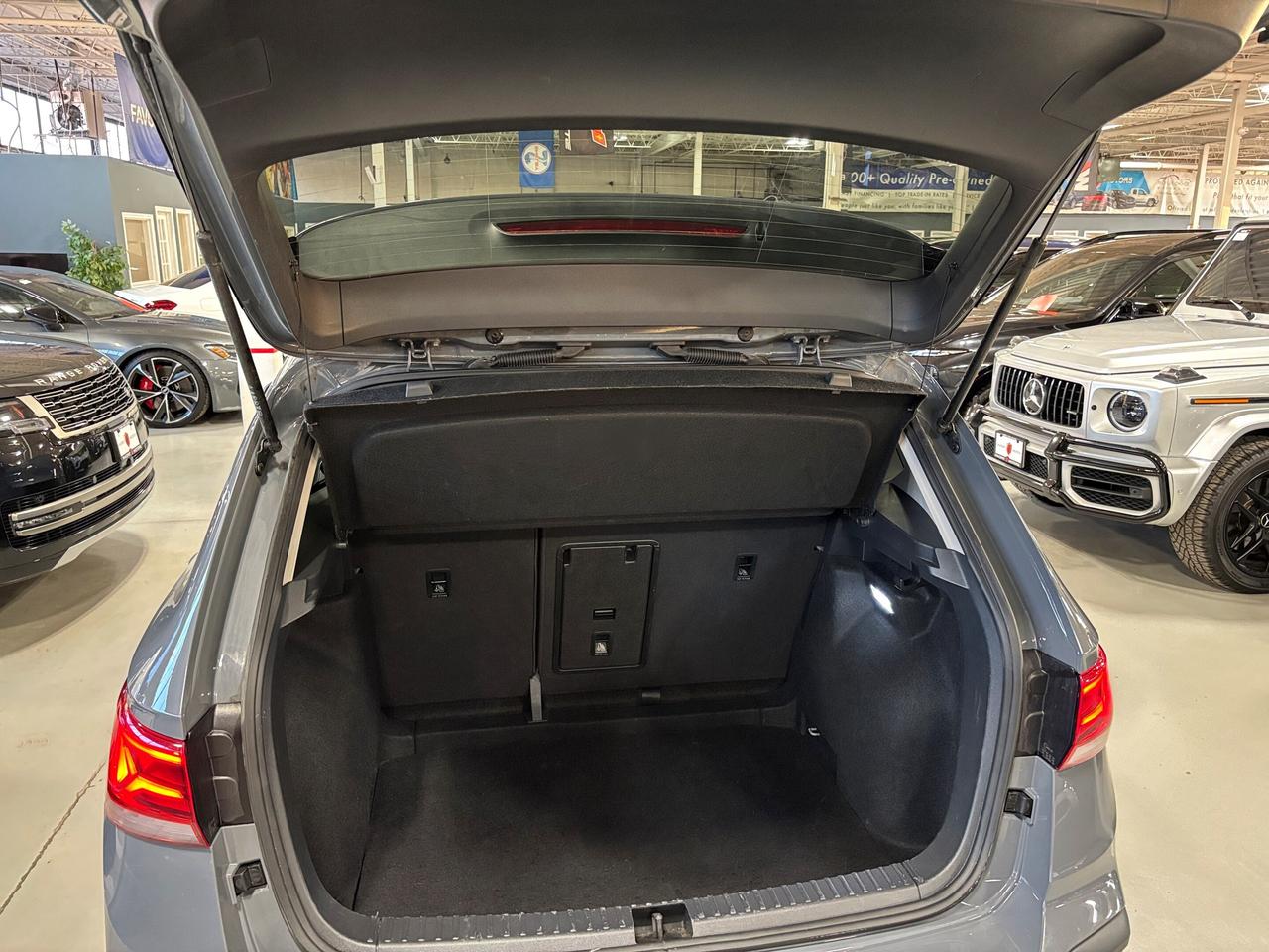 2024 Volkswagen Taos Comfortline|ALLOYS|LEATHER|SUEDE|CARPLAY|HEATSEATS Photo