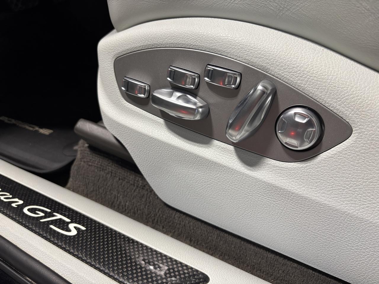 2021 Porsche Macan GTS AWD|NAV|BOSE|CARBON|CREAMLEATHER|360CAM|PANO|+ Photo