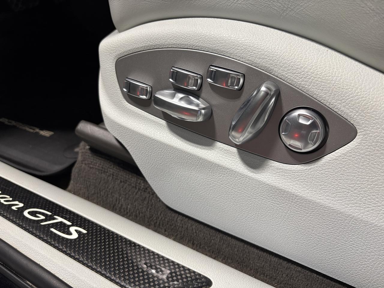 2021 Porsche Macan GTS AWD|NAV|BOSE|CARBON|CREAMLEATHER|360CAM|PANO|+ Photo
