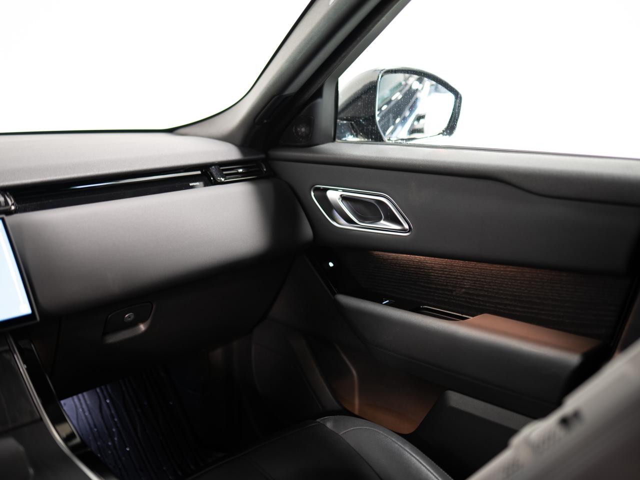 2024 Land Rover Range Rover Velar P250 | DYNAMIC | SE | MERIDIAN | PANO | 20 IN Photo