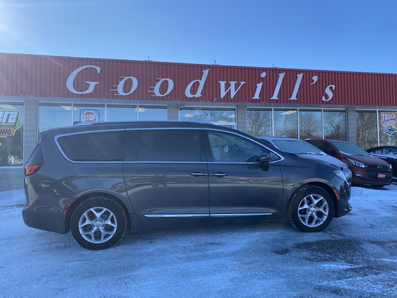 HEATED LEATHER SEATS, HEATED STEERING WHEEL, SUNROOF, BLUETOOTH, NAVIGATION, BACK UP CAMERA, BACK UP SENSOR, REMOTE START, KEEP LANE ASSIST, APPLE/ ANDROID CARPLAY & BLIND SPOT MONITORS! APPLY ONLINE FOR PREAPPROVAL ON FINANCING TODAY Low bank financing rates! Good or bad credit welcome. Let us help restore your credit history. In house financing available as well at reasonable rates! Easy online credit application 24/7 on our website. We have over 250 quality pre-owned vehicles in stock at all times with fresh units arriving daily! Click our banner to view our entire inventory. Buy with confidence when you shop at Goodwills . We are a family owned business serving the community and many other cities such as Kitchener, London, St. Thomas, Tillsonburg, Cambridge, Guelph, Mississauga, Hamilton, Brantford, Oakville, Ingersoll and Woodstock. Vehicle history reports are always available and we are a full disclosure dealer. We service what we sell in our large six bay service shop. Our vehicles are certified and detailed. Of course trade-ins are always welcome. We thank you for your consideration at Goodwills, where you will find big city selection at small town pricing. All prices are plus HST and LICENSING