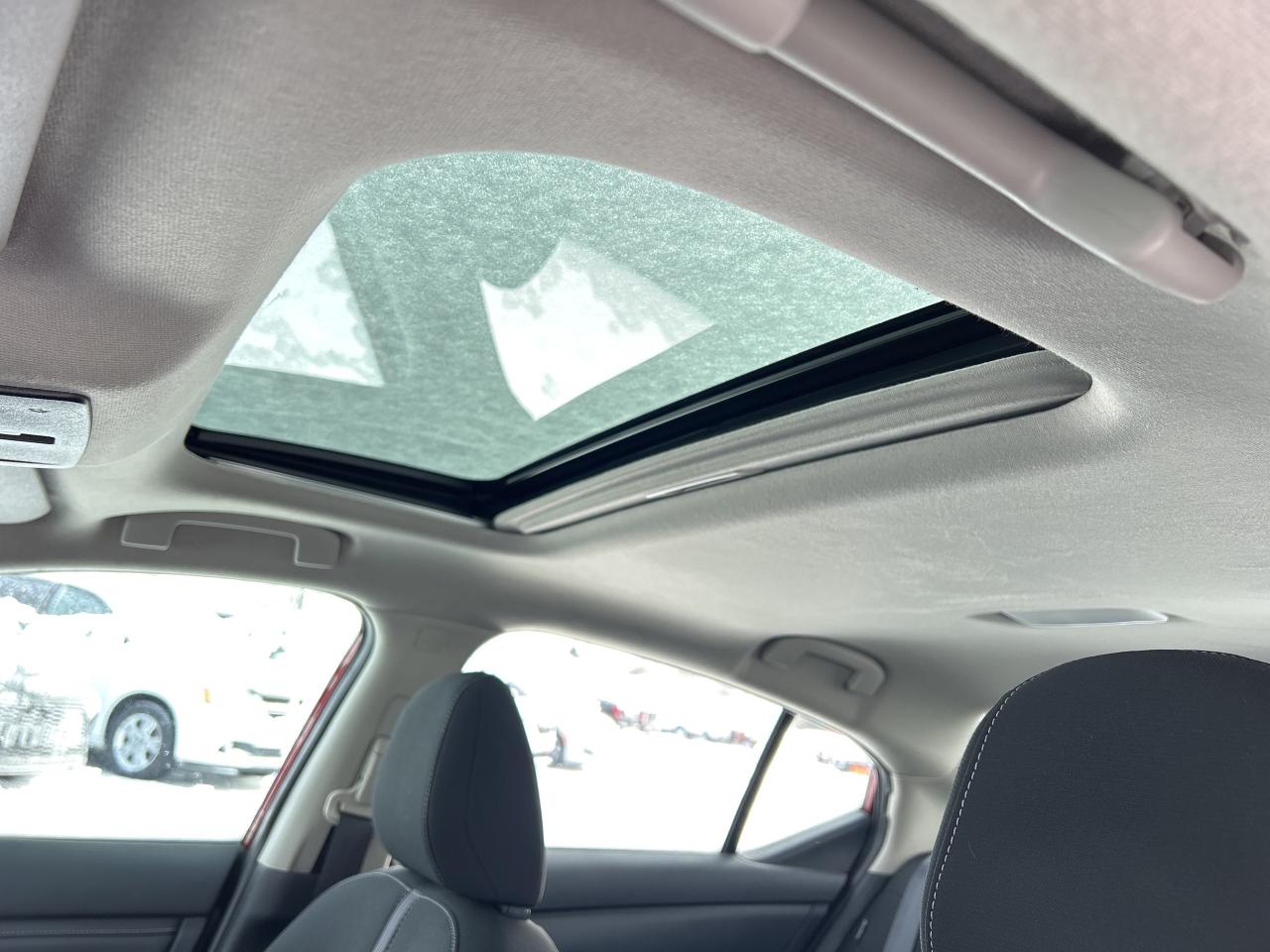 2022 Nissan Sentra SV, SUNROOF, REMOTE START, BLIND SPOT MONITORS! - Photo #12