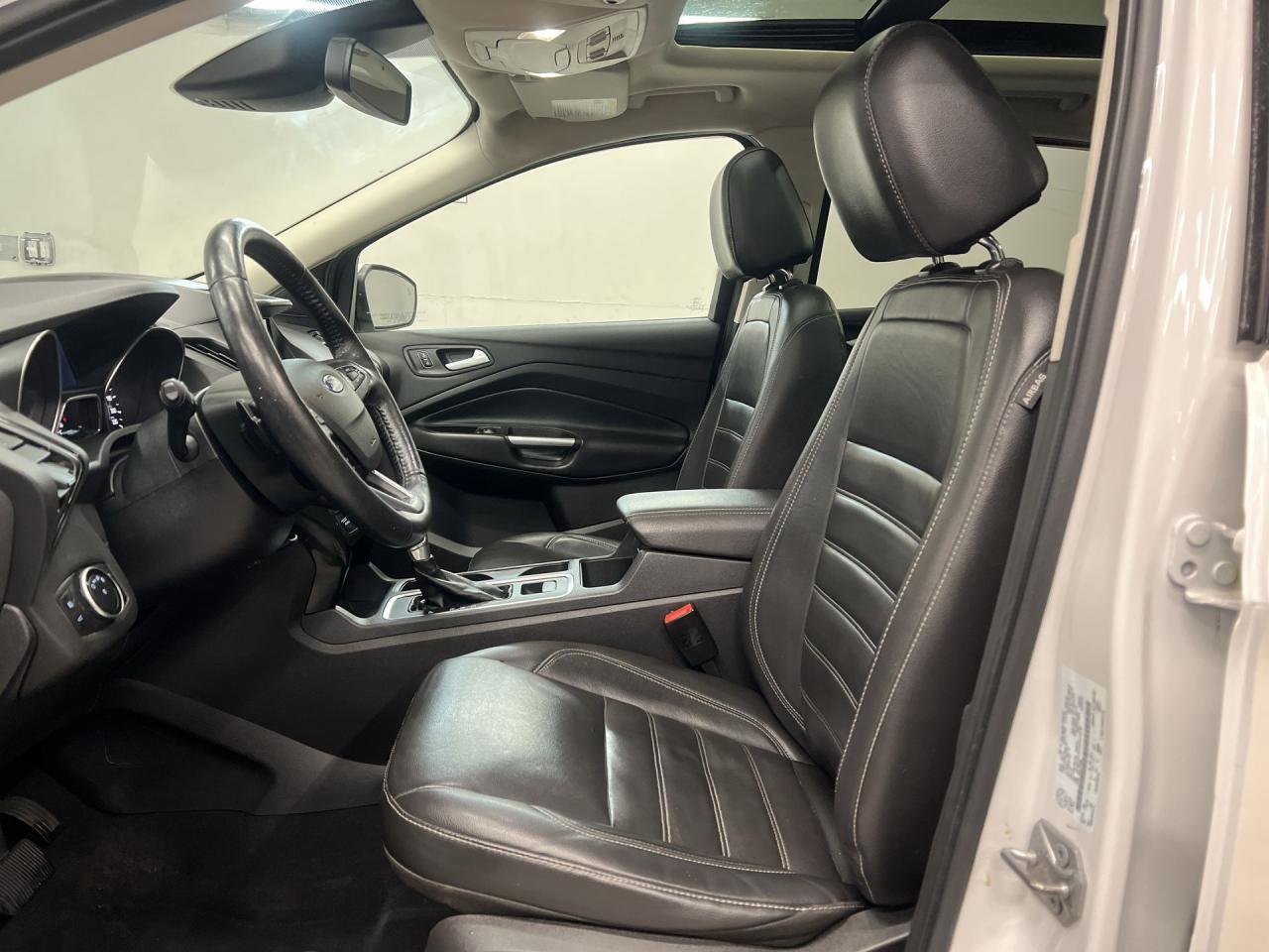 2017 Ford Escape TITANIUM AWD | 2.0L TURBO | HTD LEATHER |PANO ROOF Photo