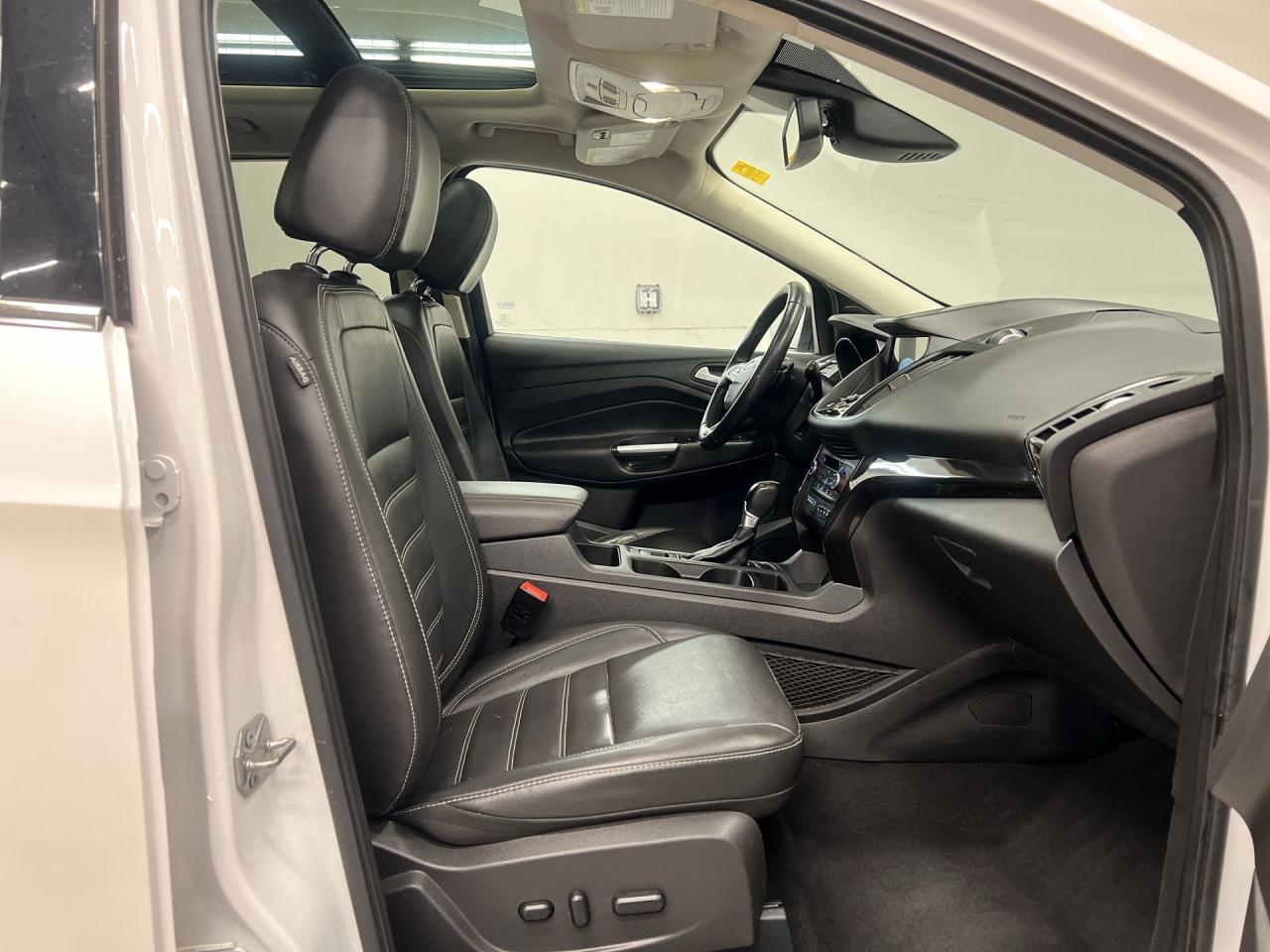 2017 Ford Escape TITANIUM AWD | 2.0L TURBO | HTD LEATHER |PANO ROOF Photo