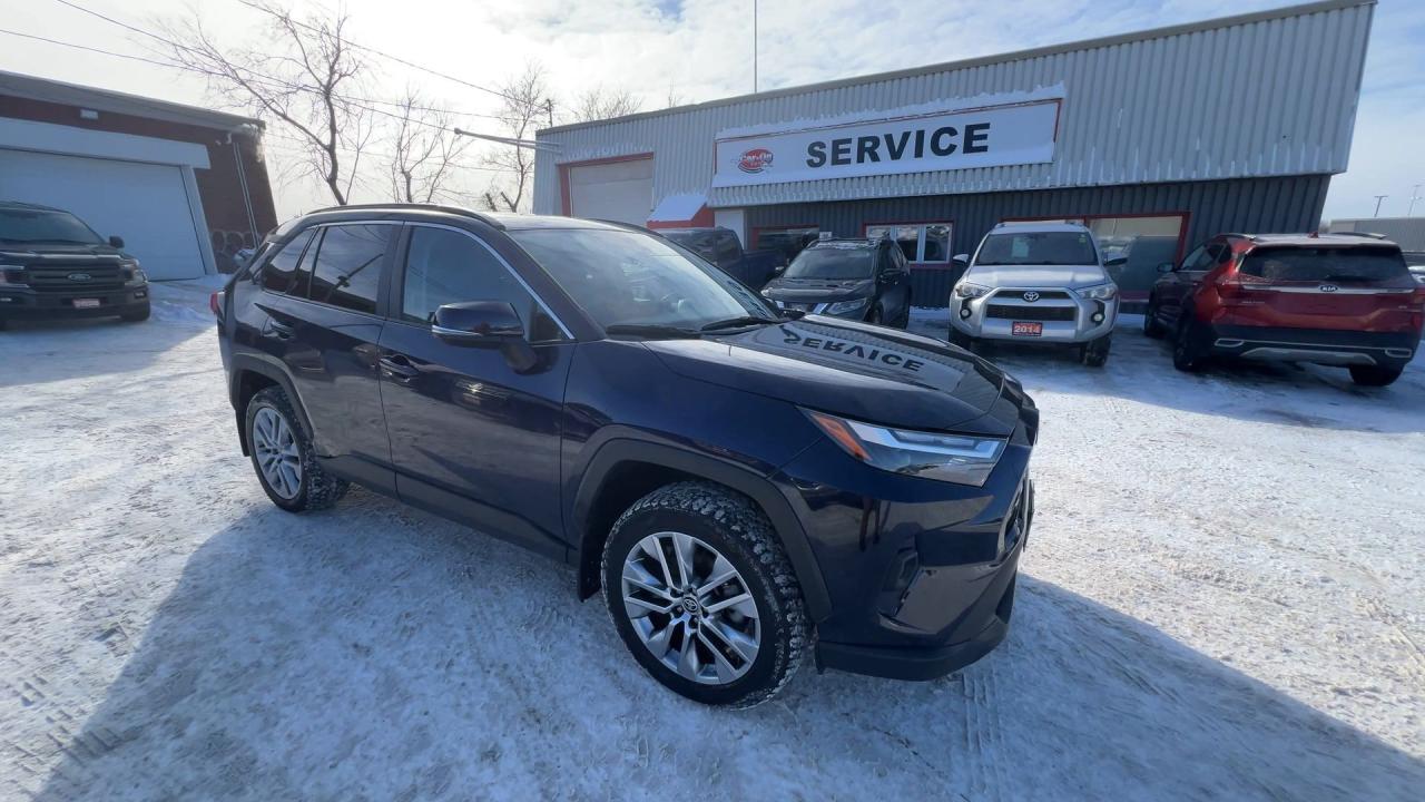 2023 Toyota RAV4 XLE PREMIUM AWD | HTD LEATHER | SUNROOF | CARPLAY Photo