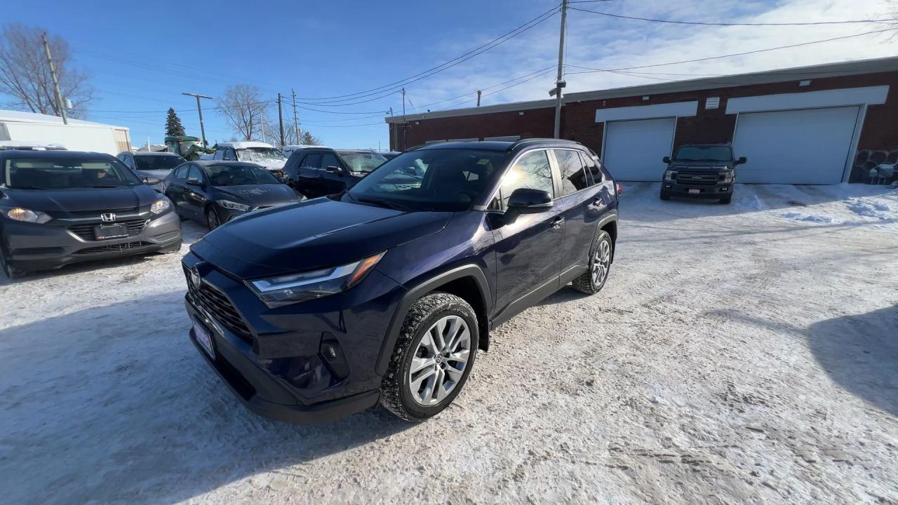 2023 Toyota RAV4 XLE PREMIUM AWD | HTD LEATHER | SUNROOF | CARPLAY Photo