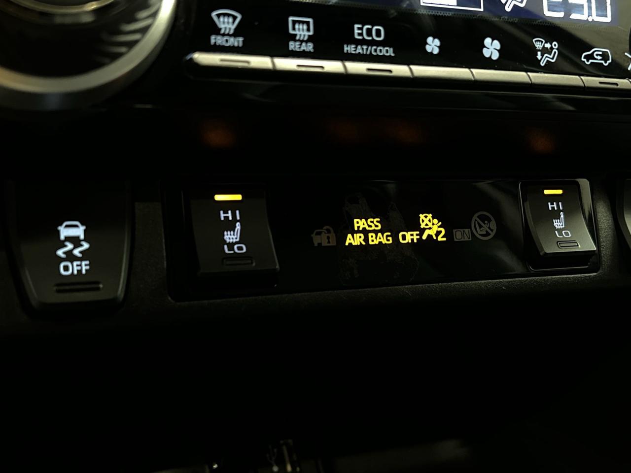 2023 Toyota RAV4 XLE PREMIUM AWD | HTD LEATHER | SUNROOF | CARPLAY Photo