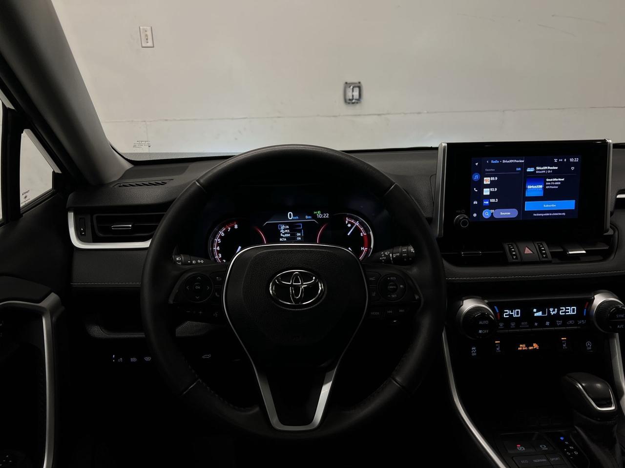 2023 Toyota RAV4 XLE PREMIUM AWD | HTD LEATHER | SUNROOF | CARPLAY Photo
