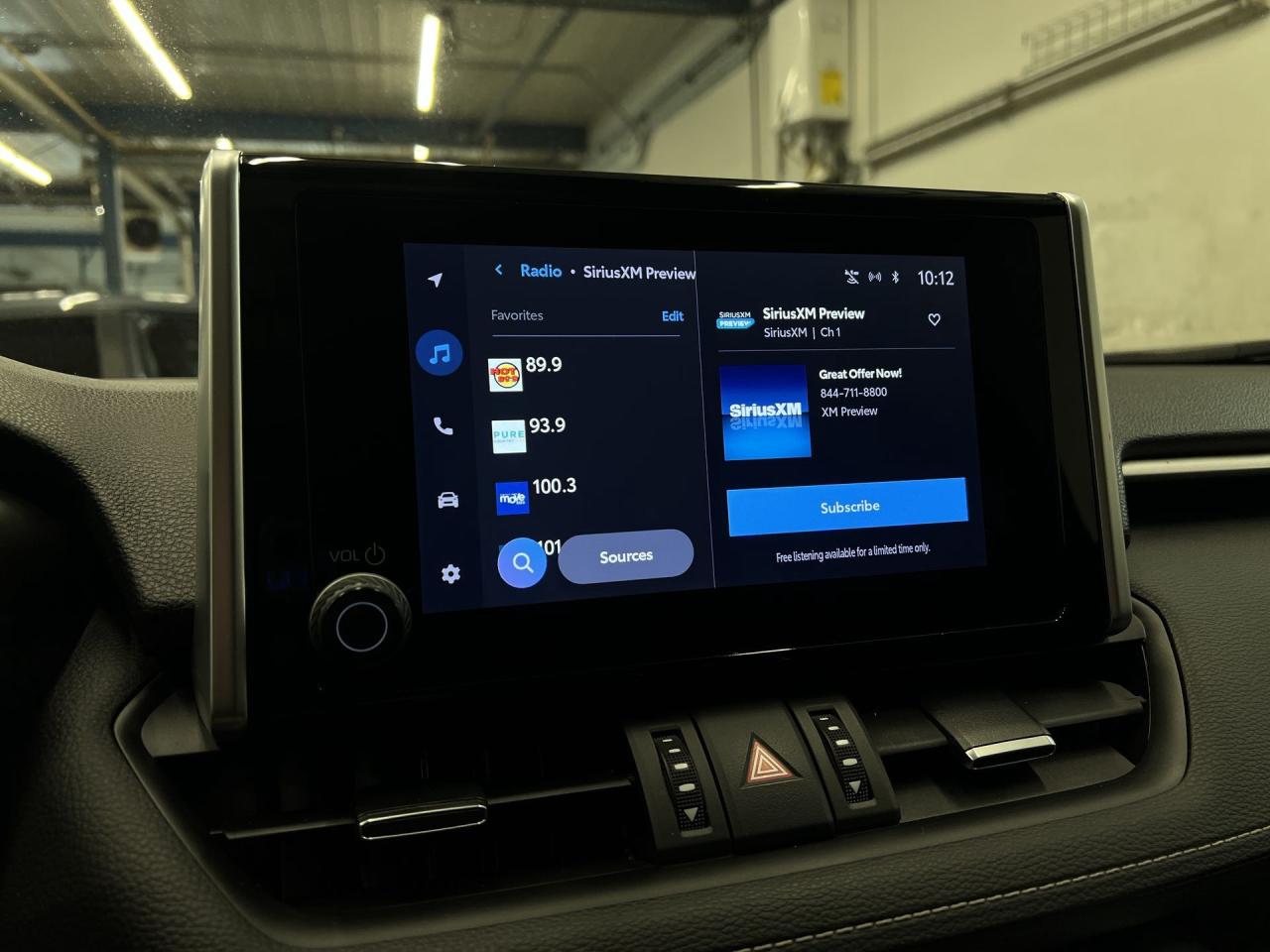 2023 Toyota RAV4 XLE PREMIUM AWD | HTD LEATHER | SUNROOF | CARPLAY Photo