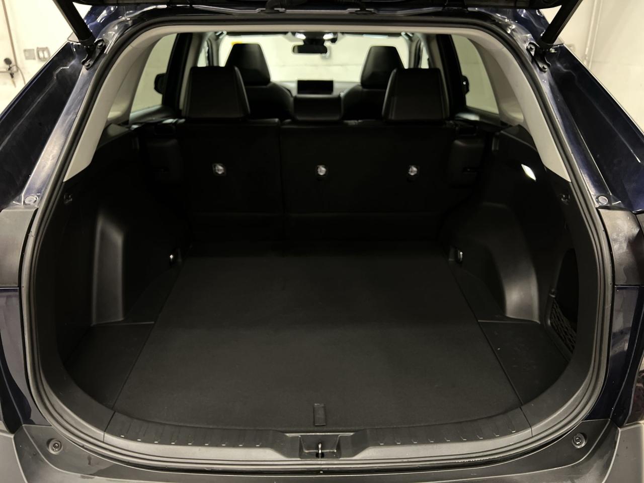 2023 Toyota RAV4 XLE PREMIUM AWD | HTD LEATHER | SUNROOF | CARPLAY Photo