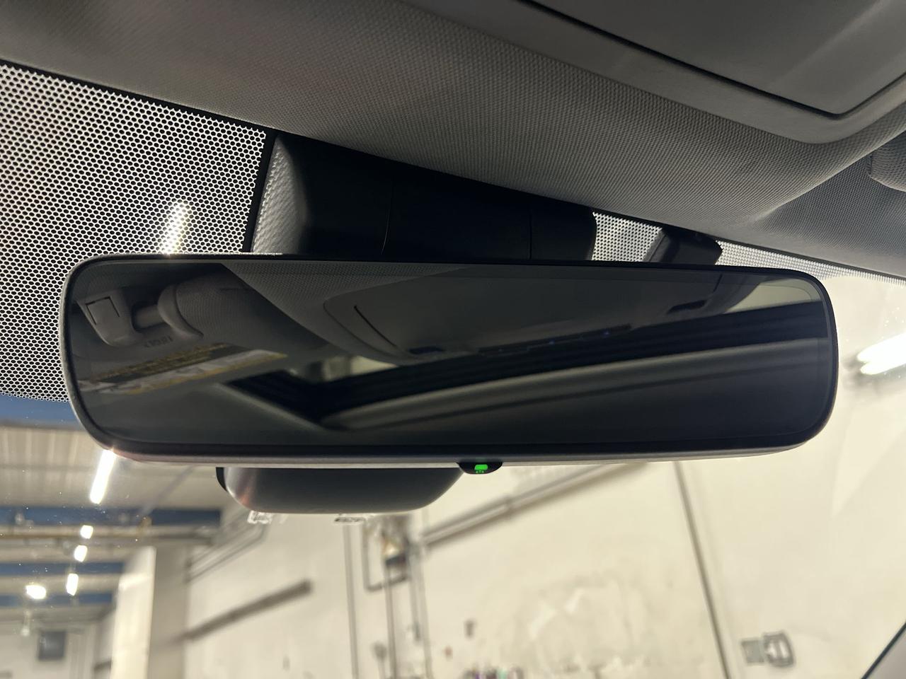 2019 Toyota Highlander XLE AWD | 8-PASS | HTD LEATHER | SUNROOF | ALLOYS Photo