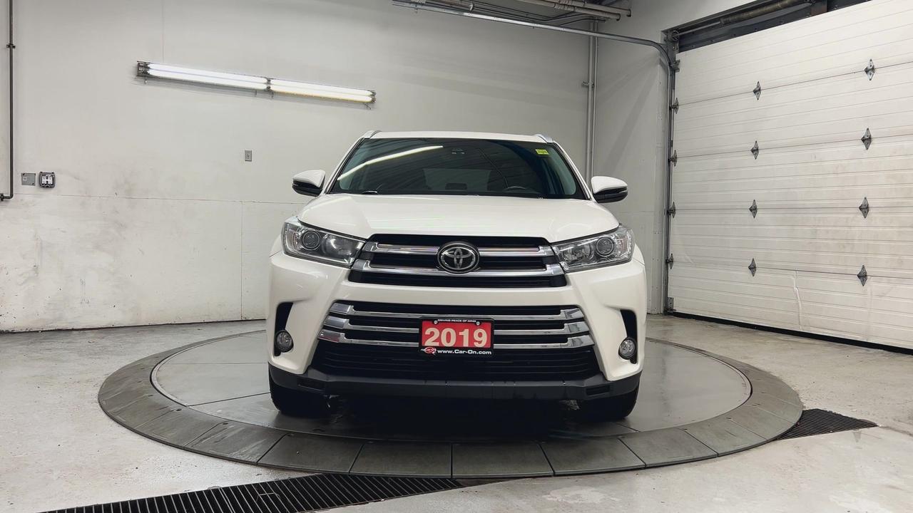 2019 Toyota Highlander XLE AWD | 8-PASS | HTD LEATHER | SUNROOF | ALLOYS Photo3