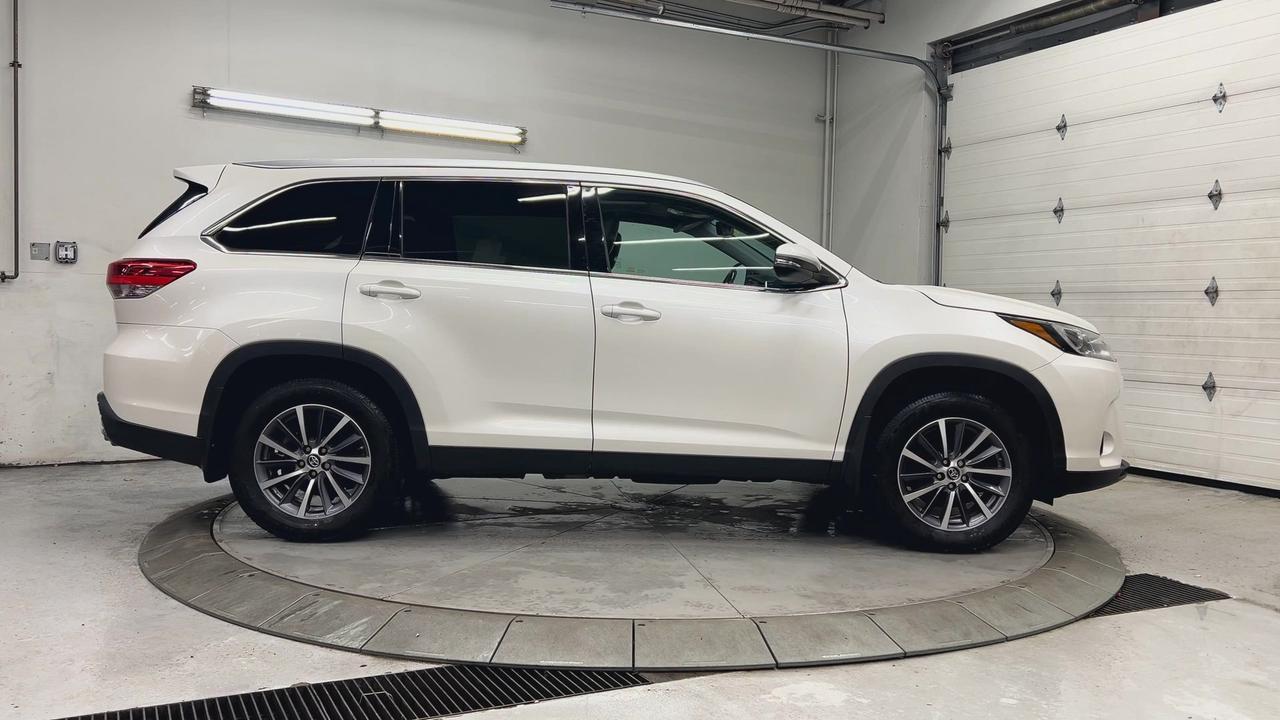 2019 Toyota Highlander XLE AWD | 8-PASS | HTD LEATHER | SUNROOF | ALLOYS Photo