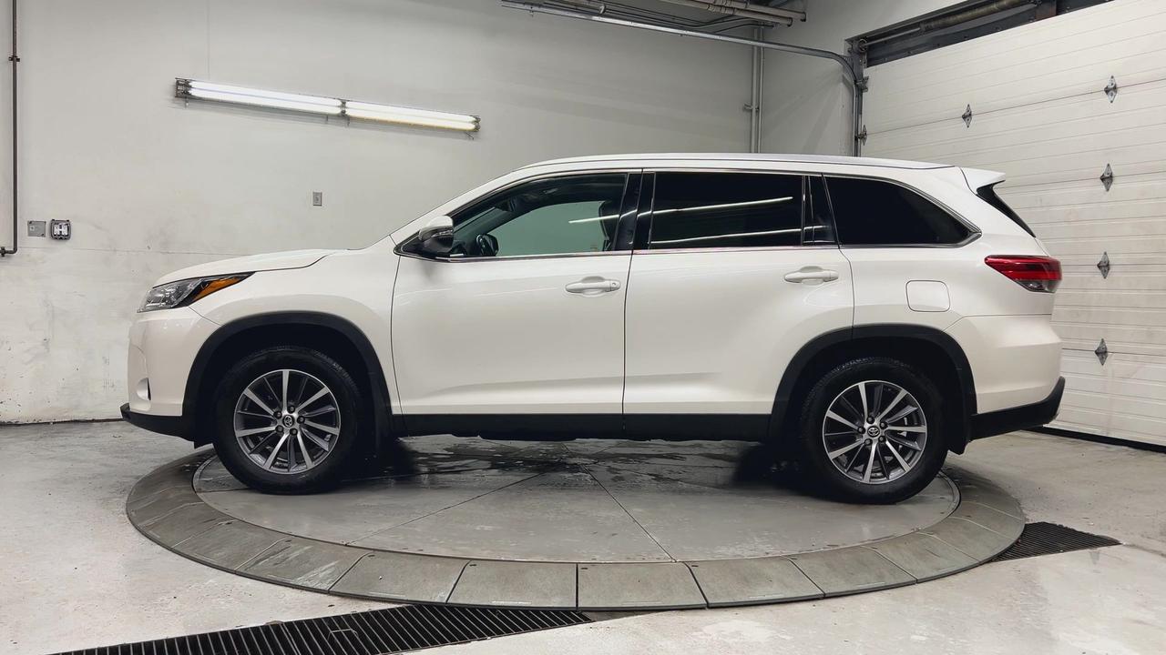 2019 Toyota Highlander XLE AWD | 8-PASS | HTD LEATHER | SUNROOF | ALLOYS Photo