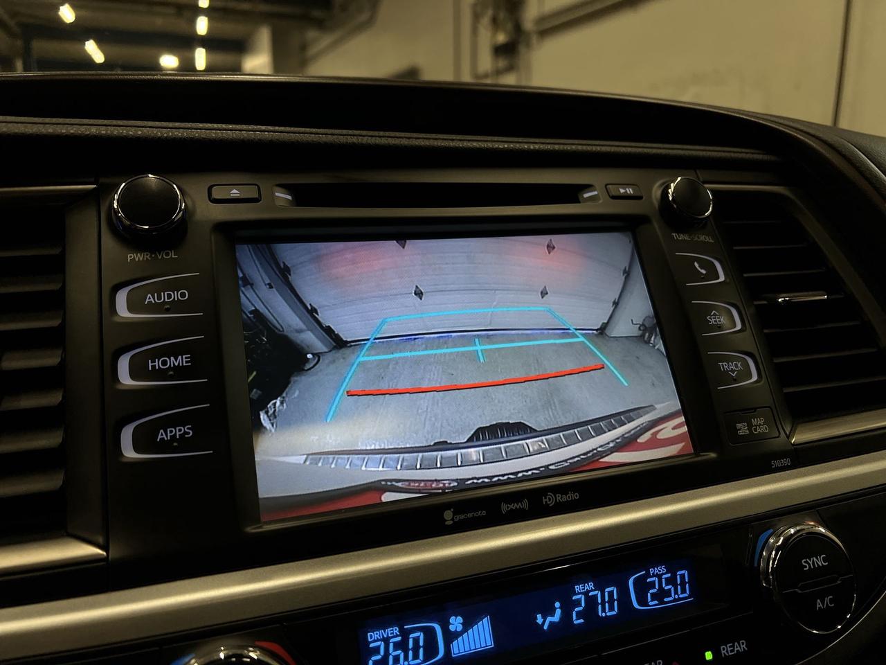 2019 Toyota Highlander XLE AWD | 8-PASS | HTD LEATHER | SUNROOF | ALLOYS Photo