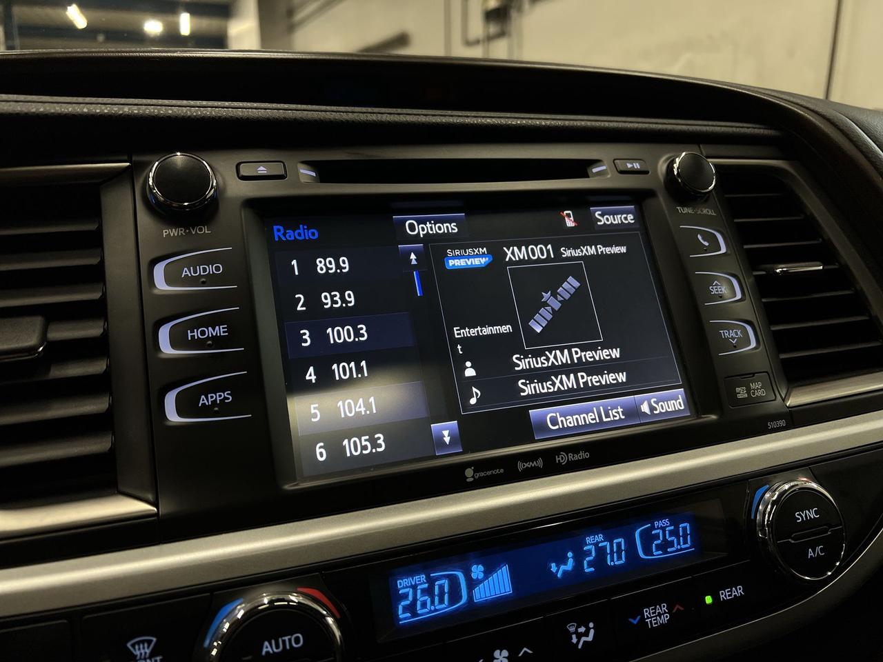 2019 Toyota Highlander XLE AWD | 8-PASS | HTD LEATHER | SUNROOF | ALLOYS Photo
