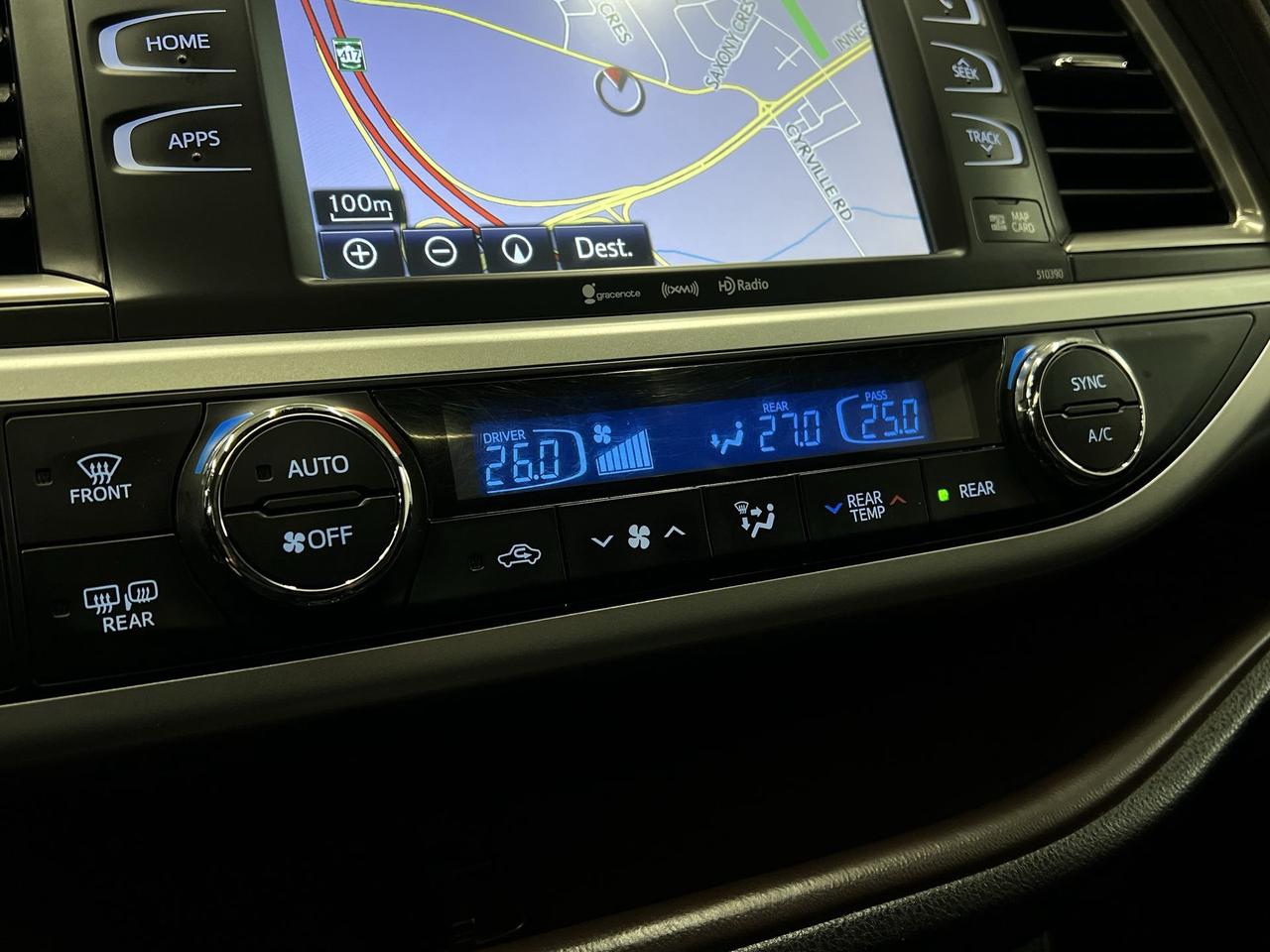 2019 Toyota Highlander XLE AWD | 8-PASS | HTD LEATHER | SUNROOF | ALLOYS Photo