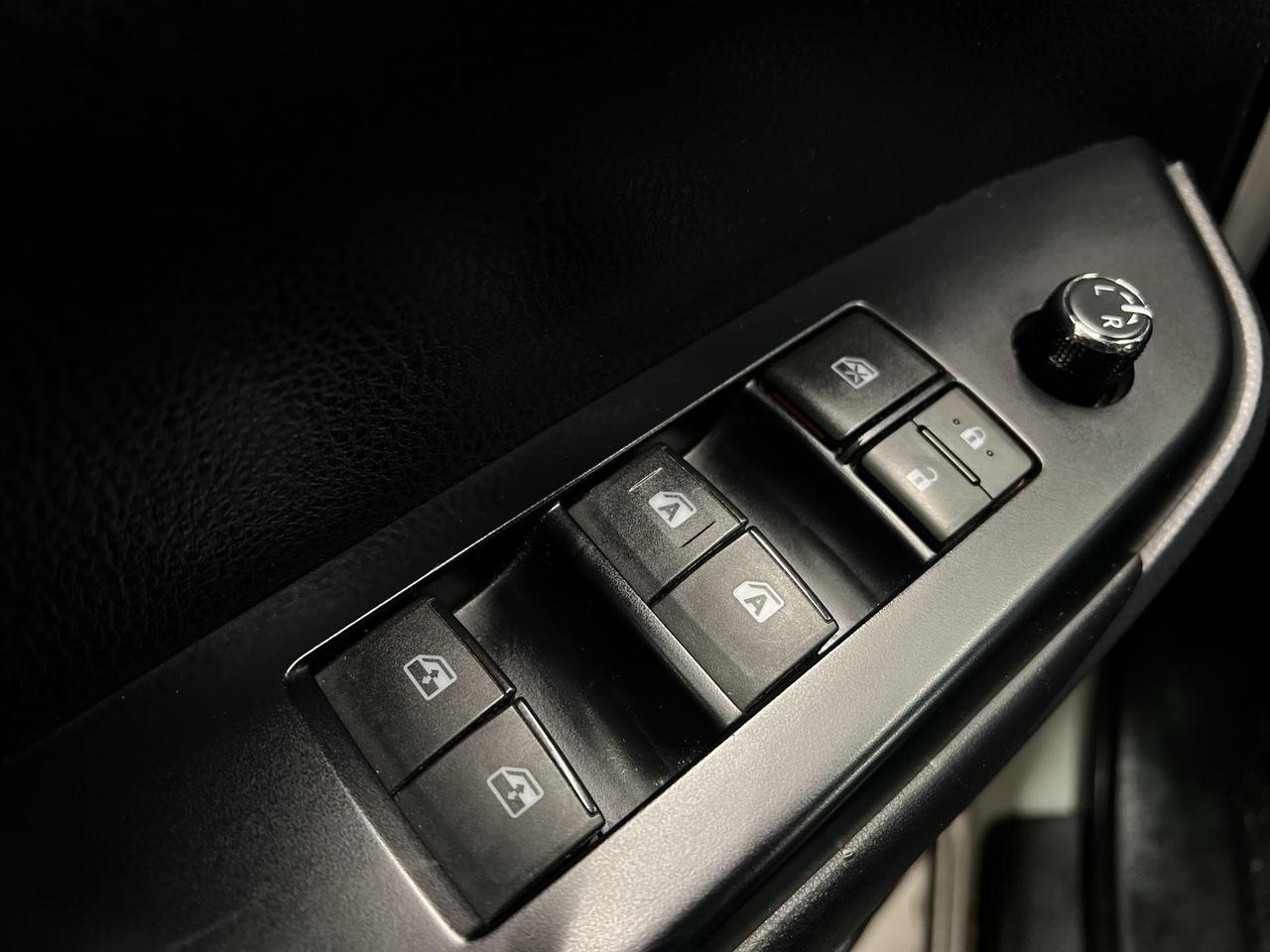 2019 Toyota Highlander XLE AWD | 8-PASS | HTD LEATHER | SUNROOF | ALLOYS Photo