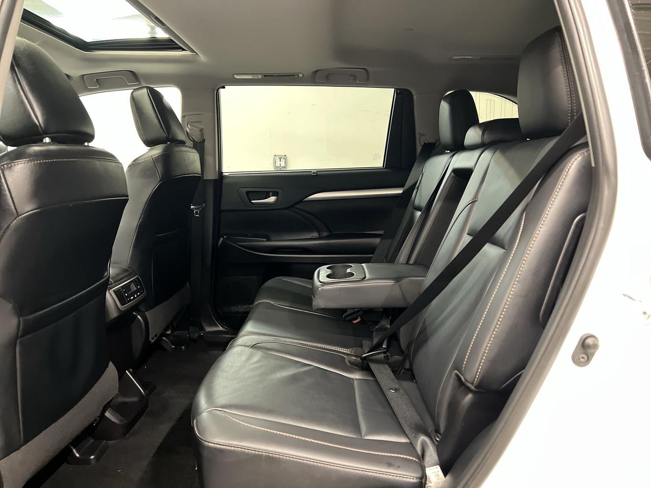 2019 Toyota Highlander XLE AWD | 8-PASS | HTD LEATHER | SUNROOF | ALLOYS Photo