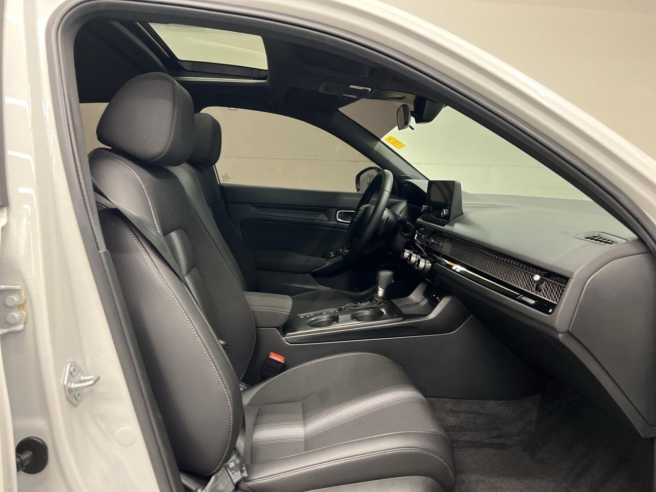 2026 Honda Civic SPORT | SUNROOF |HTD SEATS |CARPLAY | REMOTE START Photo