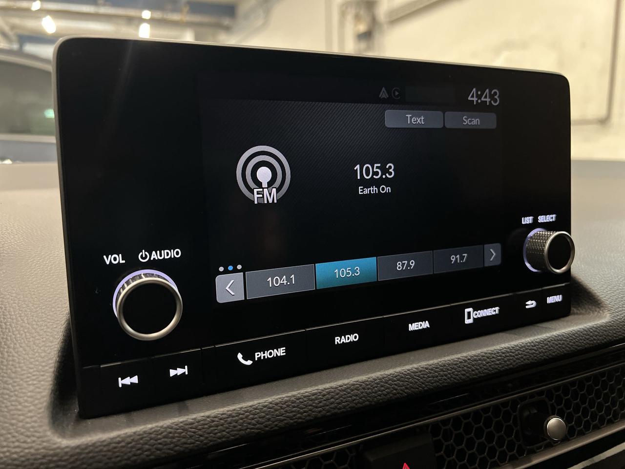 2026 Honda Civic SPORT | SUNROOF |HTD SEATS |CARPLAY | REMOTE START Photo