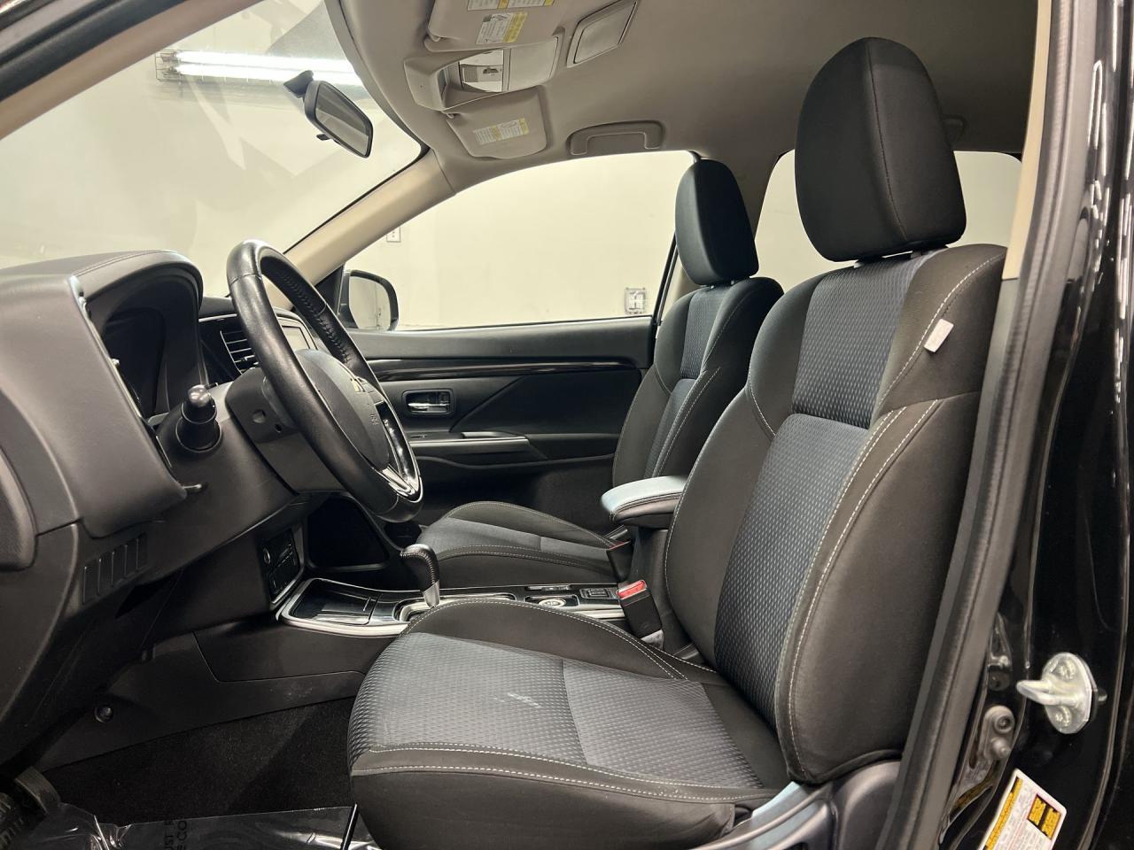 2020 Mitsubishi Outlander AWD | 7-PASS | HTD SEATS | CARPLAY | BLUETOOTH Photo