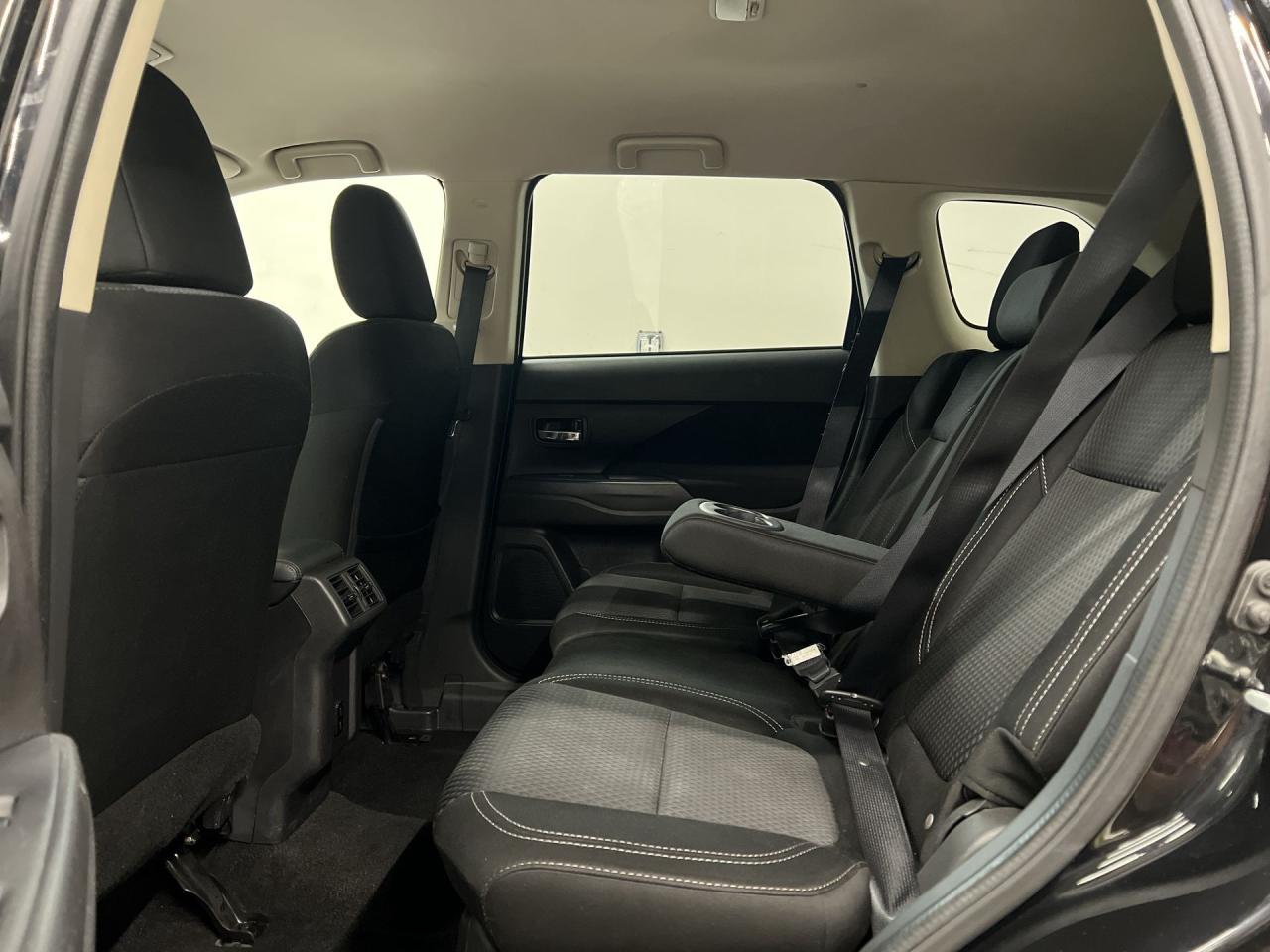 2020 Mitsubishi Outlander AWD | 7-PASS | HTD SEATS | CARPLAY | BLUETOOTH Photo