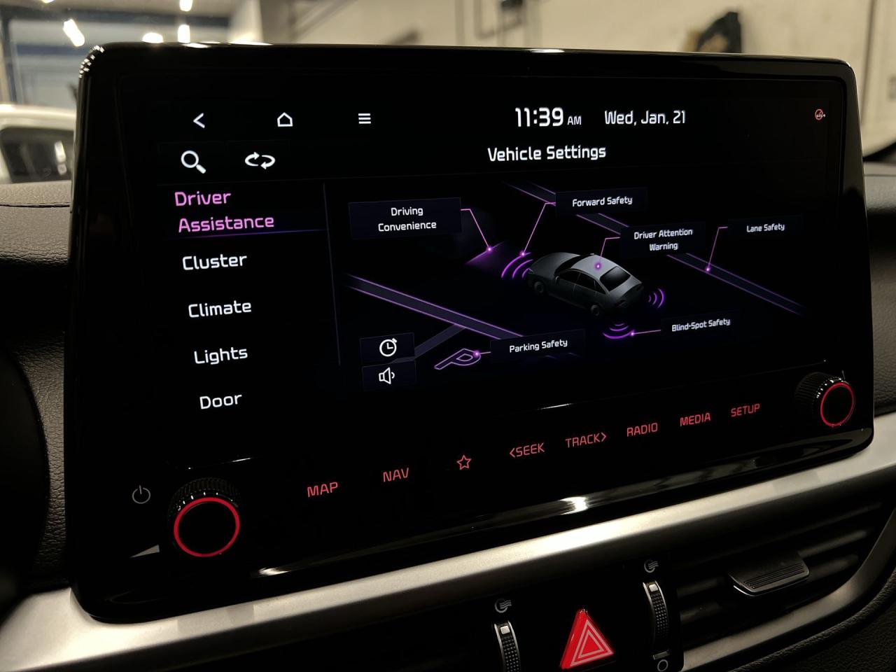 2024 Kia Forte GT-LINE | COOLED LEATHER | SUNROOF | REMOTE START Photo