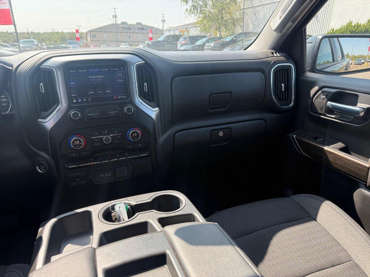 2021 Chevrolet Silverado 1500 RST Photo