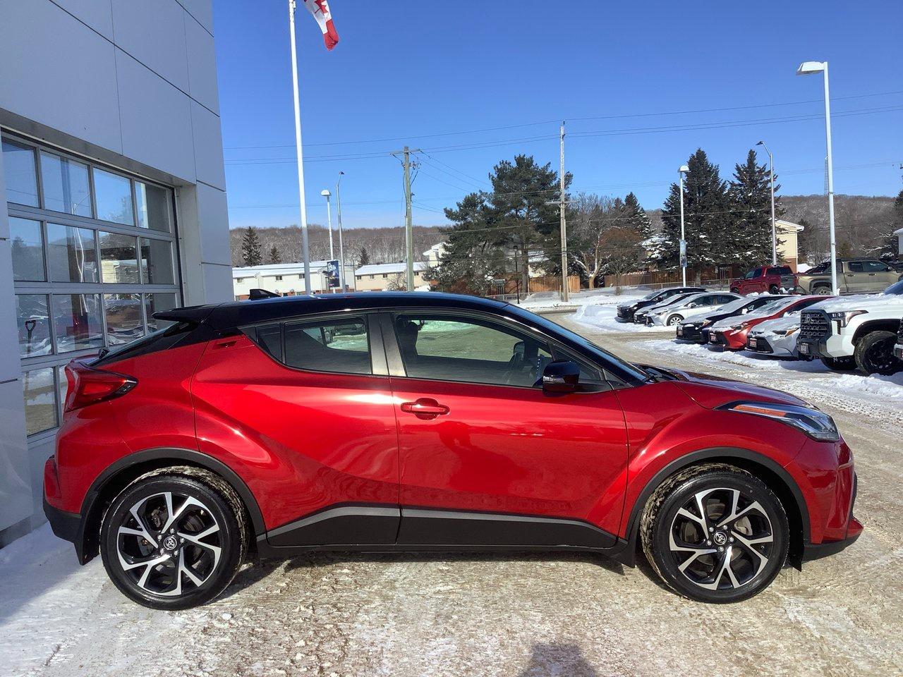 2022 Toyota C HR  Photo3