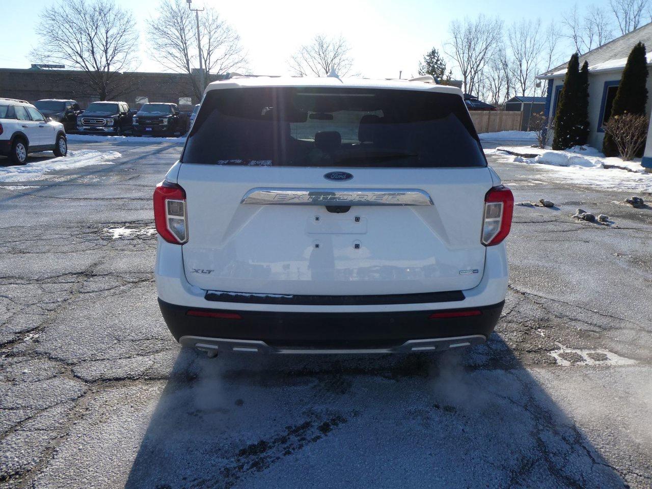 2020 Ford Explorer XLT Photo