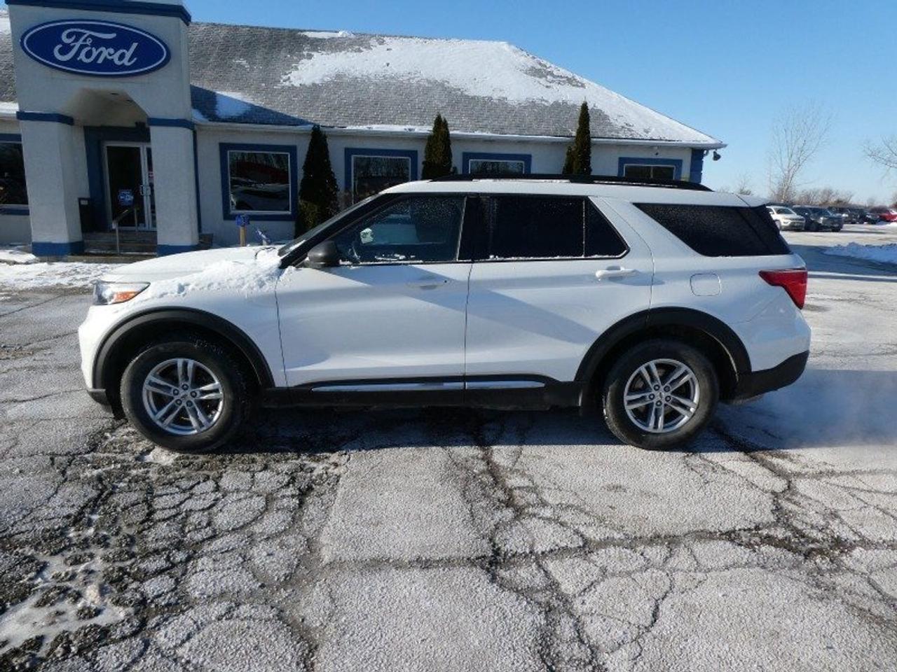 2020 Ford Explorer XLT Photo2