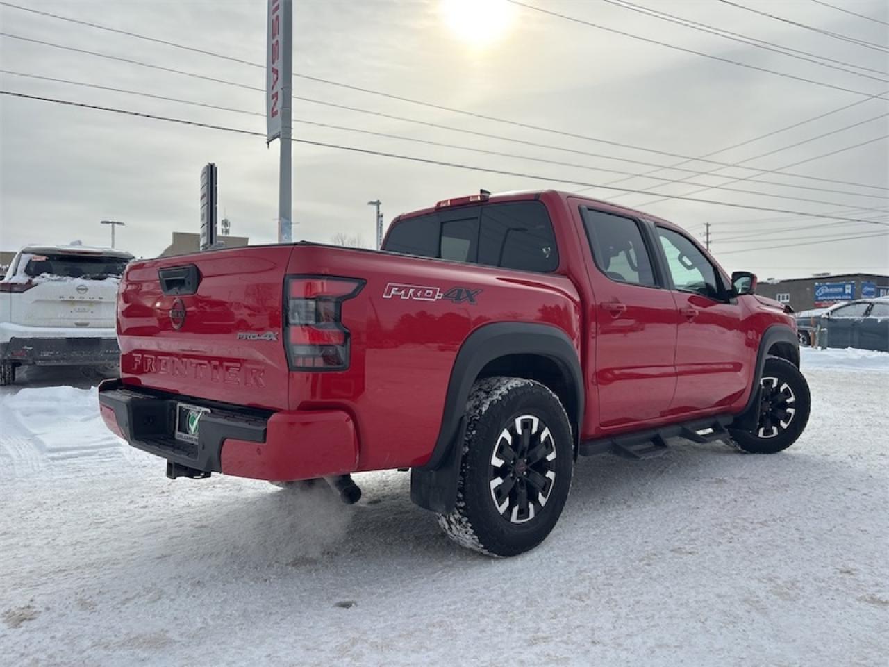 2022 Nissan Frontier Crew Cab PRO-4X  -  Navigation Photo4