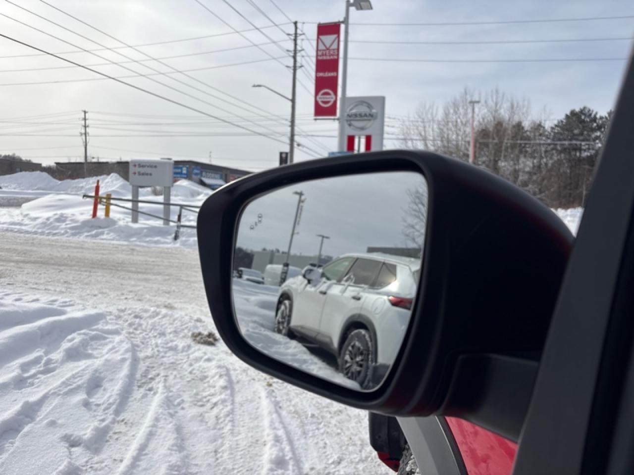 2022 Nissan Frontier Crew Cab PRO-4X  -  Navigation Photo