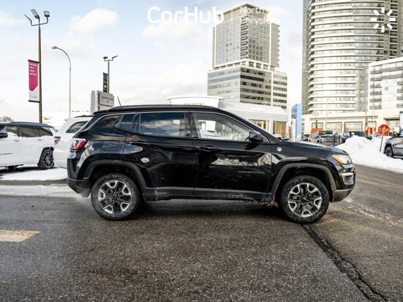 2017 Jeep Compass Trailhawk Panoroof Cold Weather Package Premium Leather Interior Package Navi Photo4