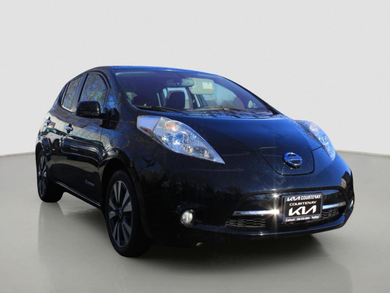 Used 2014 Nissan Leaf 4dr HB SL + Tech for sale in Courtenay, BC